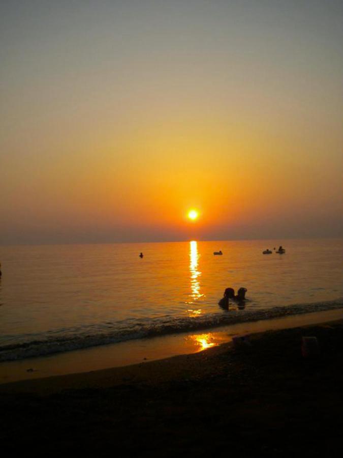 Apartment Beachfront 4-bed Luxury - Agios Gordios, Corfu, Greece
