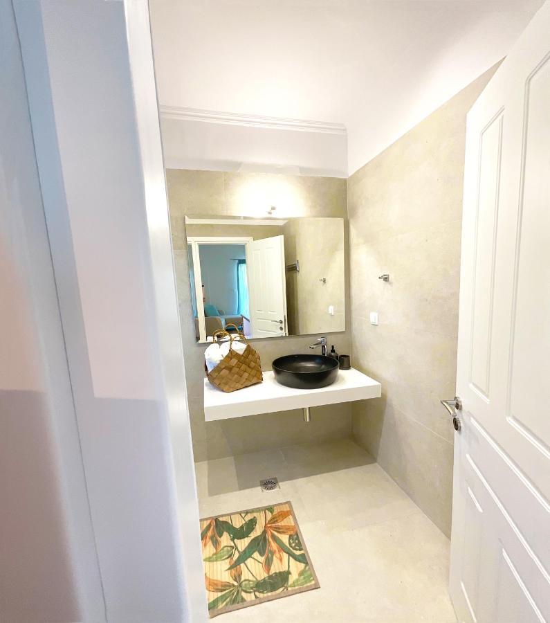 Beachfront 4-bed Luxury - Agios Gordios, Corfu, Greece Apartment Agios Gordios (Corfu)