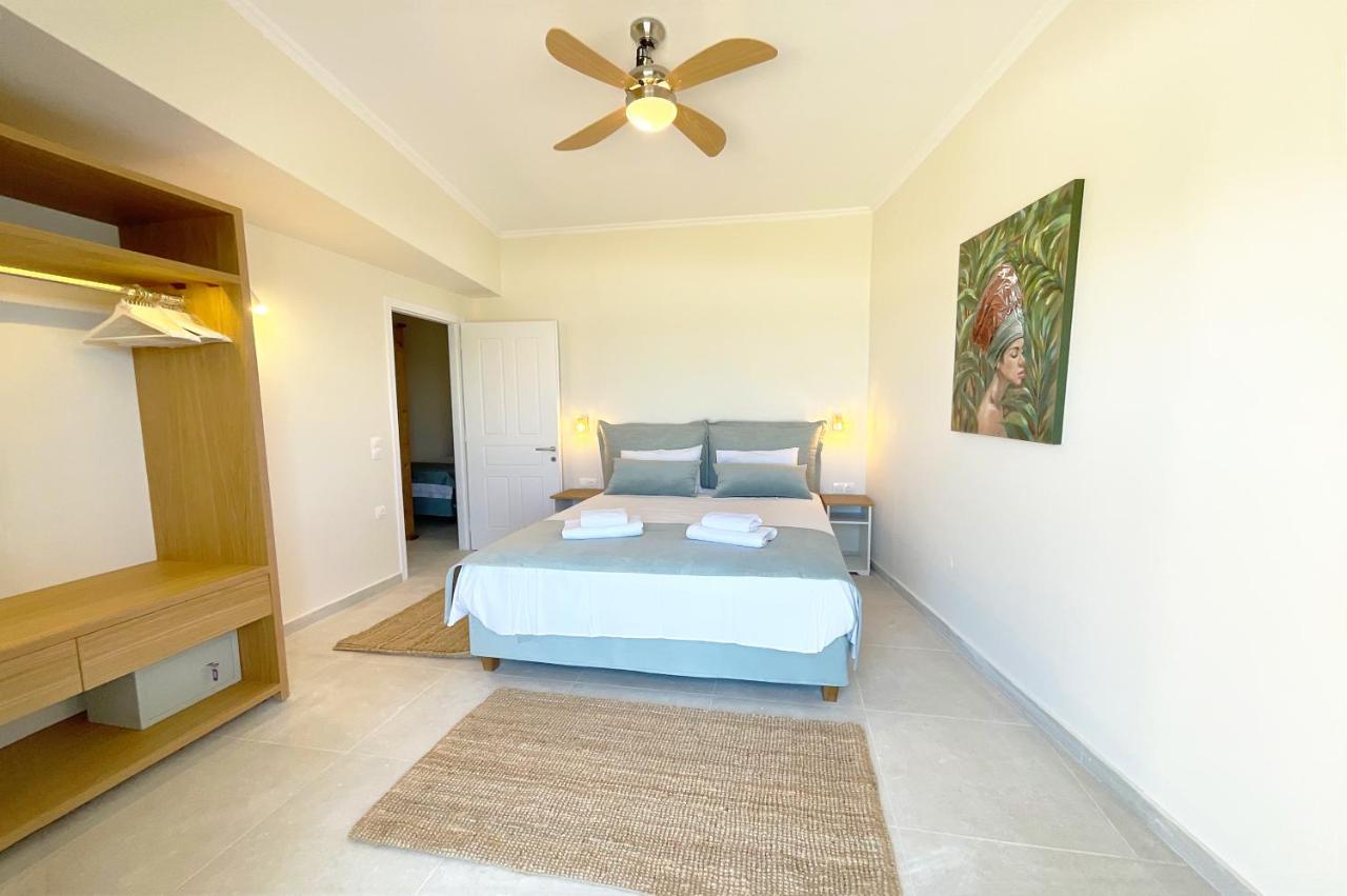 Beachfront 4-bed Luxury - Agios Gordios, Corfu, Greece Agios Gordios (Corfu)