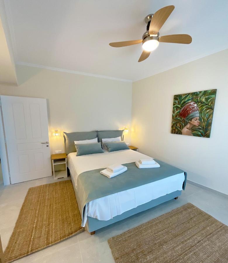 Beachfront 4-bed Luxury - Agios Gordios, Corfu, Greece Apartment Agios Gordios (Corfu)